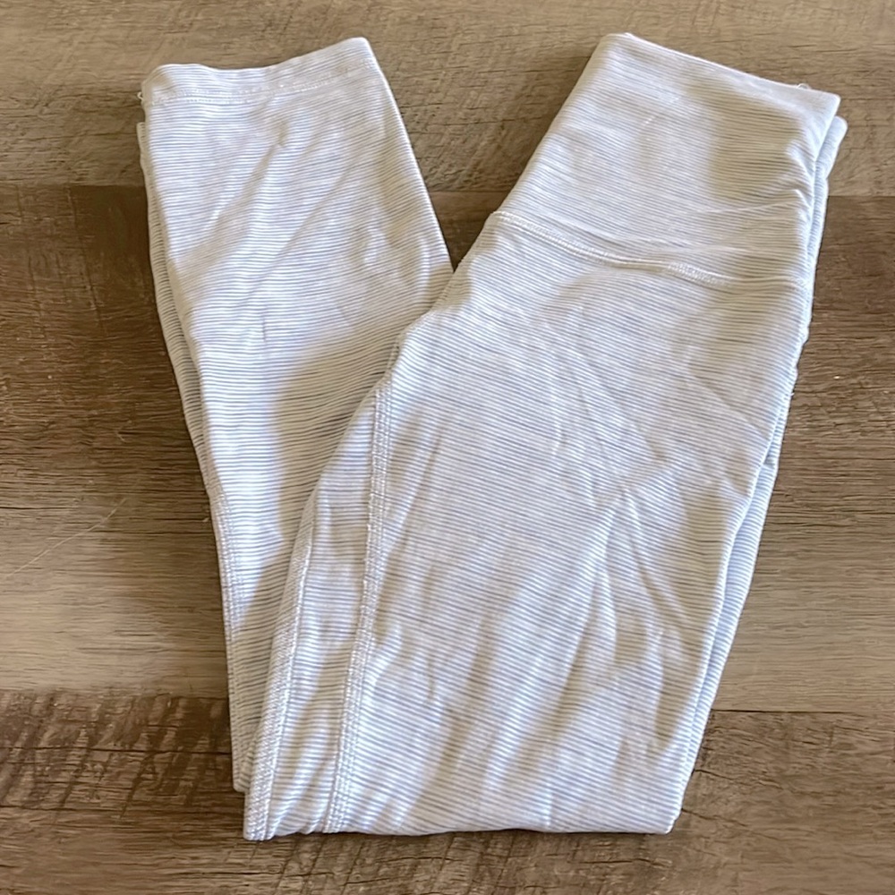 Lululemon Athletica Align leggings 21” size 2; white space nimbus.